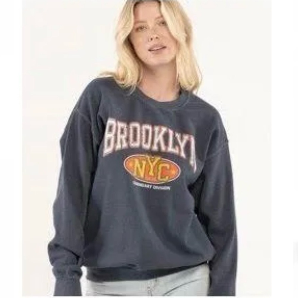 Full Tilt Brooklyn NYC Legendary Division Crewneck Sweatshirt Vintage Blue M